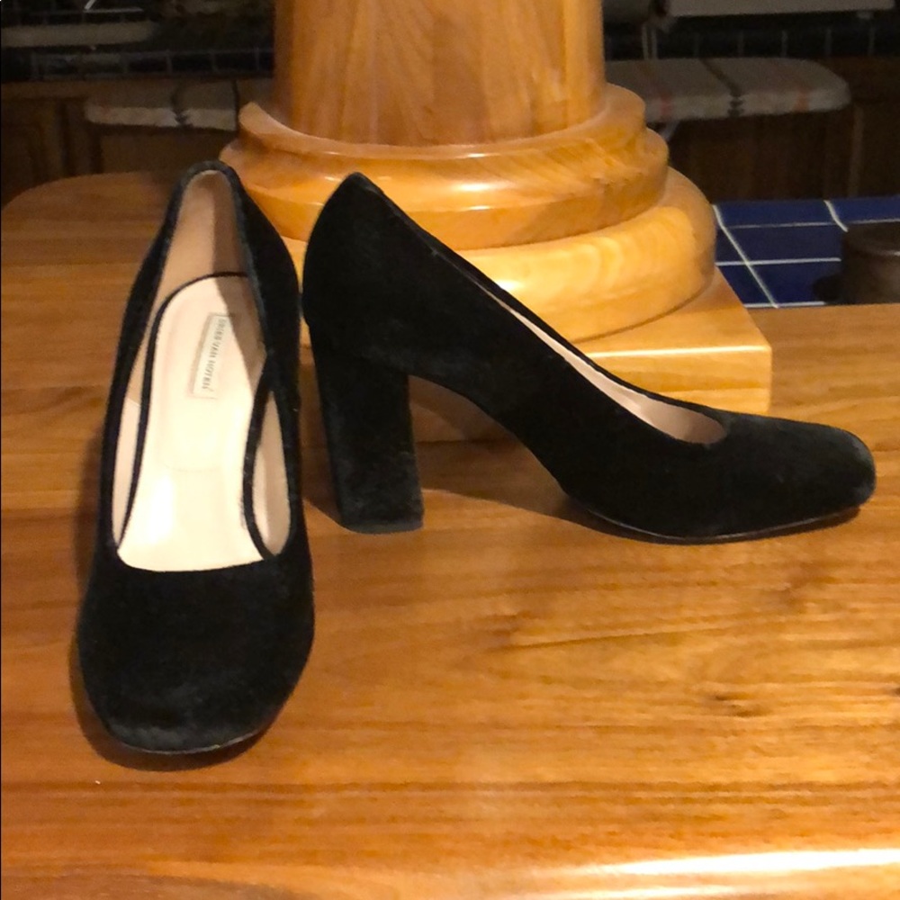 Dries Van Noten Black Velvet Block Heel Pumps EU 38 US 7.5 Designer Italy